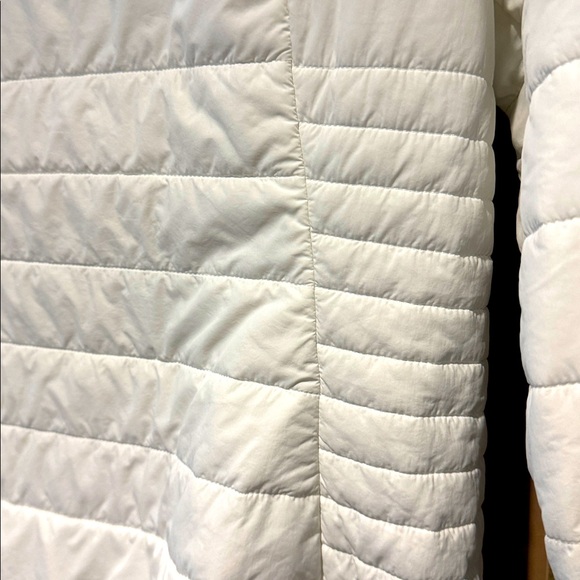 North Face White Puffer Jacket - Picture 9 of 12